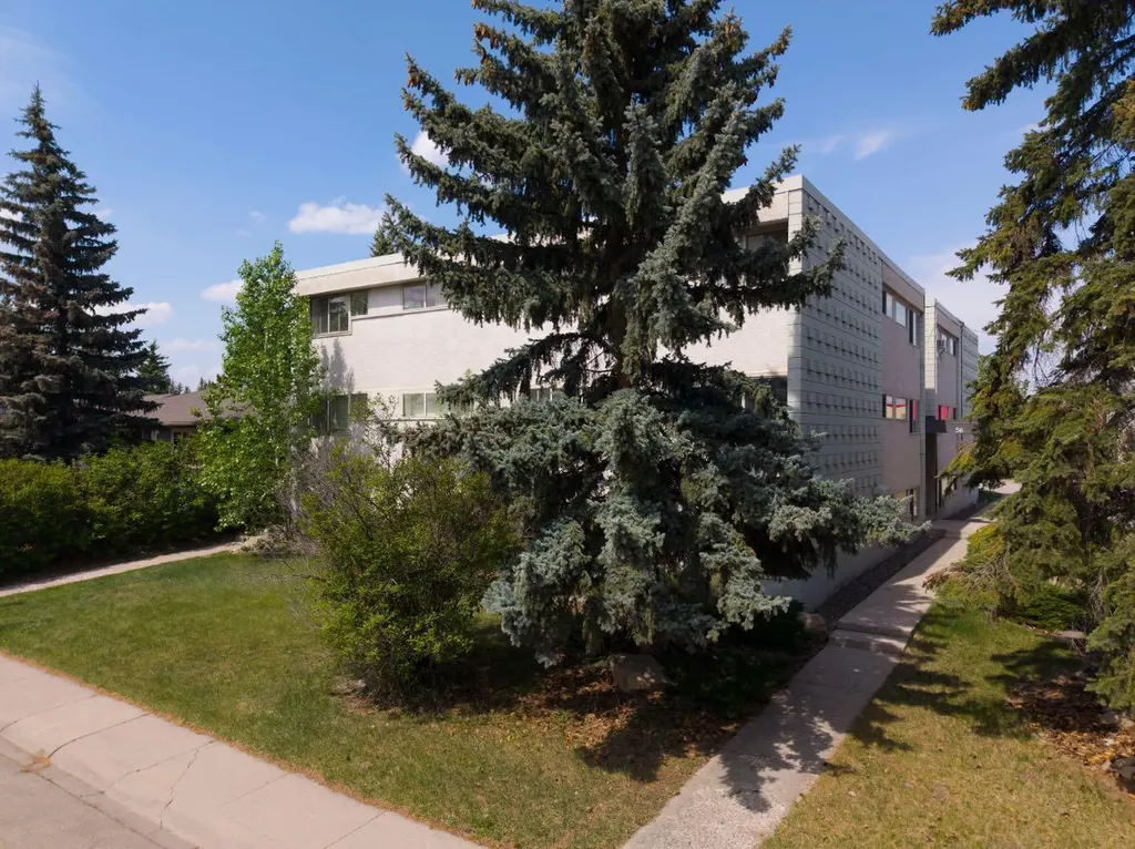 56 Hamlet Road SW Calgary AB T2V 3C8