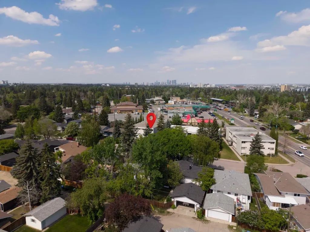 56 Hamlet Road SW Calgary AB T2V 3C8