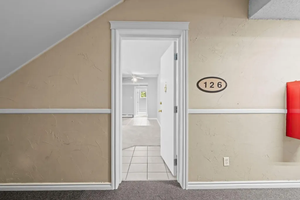 56 Hamlet Road SW Calgary AB T2V 3C8