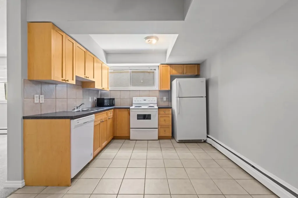 56 Hamlet Road SW Calgary AB T2V 3C8