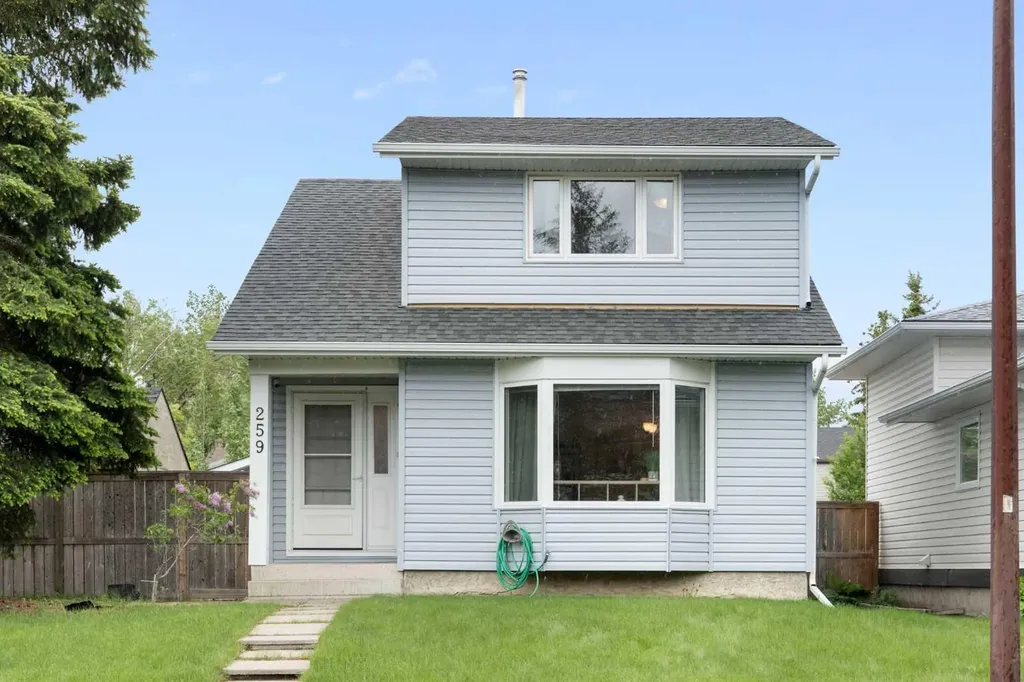 259 Woodside Circle SW Calgary AB T2W3K2
