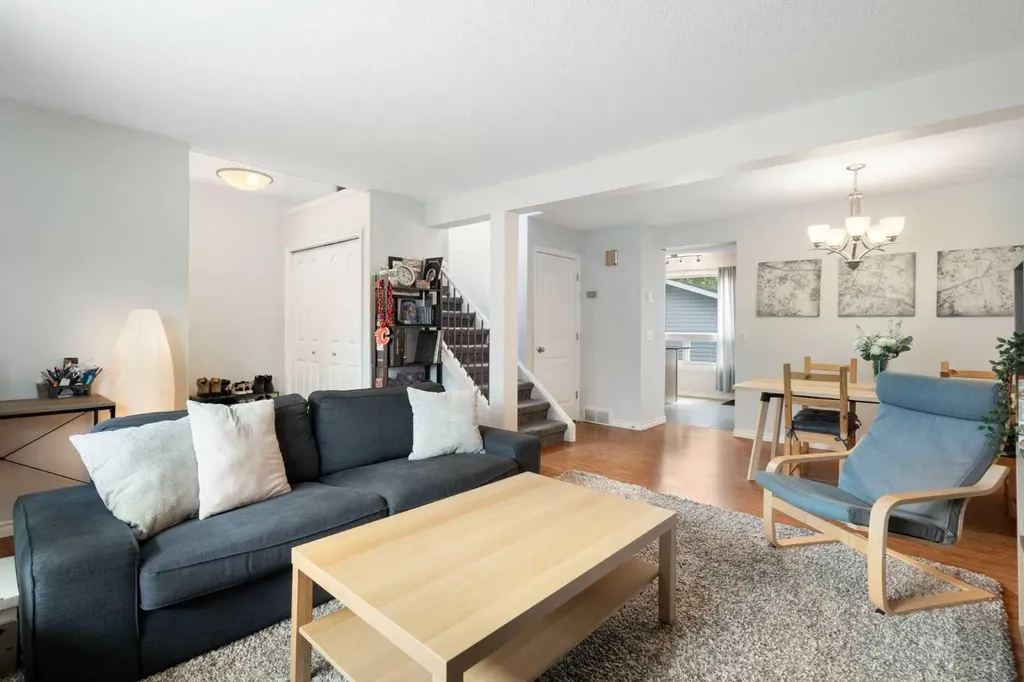 259 Woodside Circle SW Calgary AB T2W3K2
