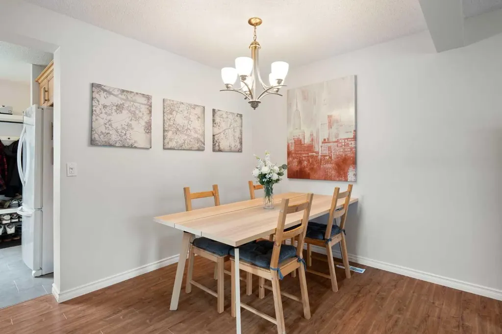 259 Woodside Circle SW Calgary AB T2W3K2