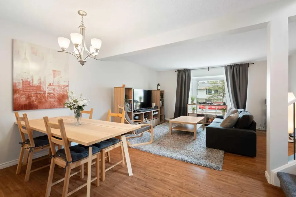 259 Woodside Circle SW Calgary AB T2W3K2