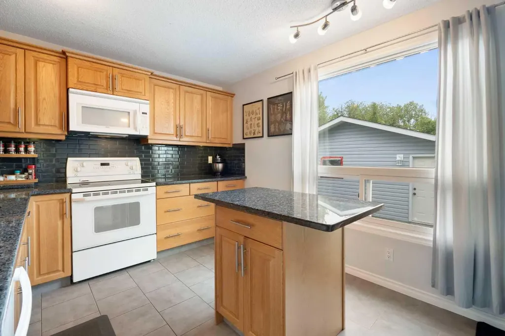 259 Woodside Circle SW Calgary AB T2W3K2