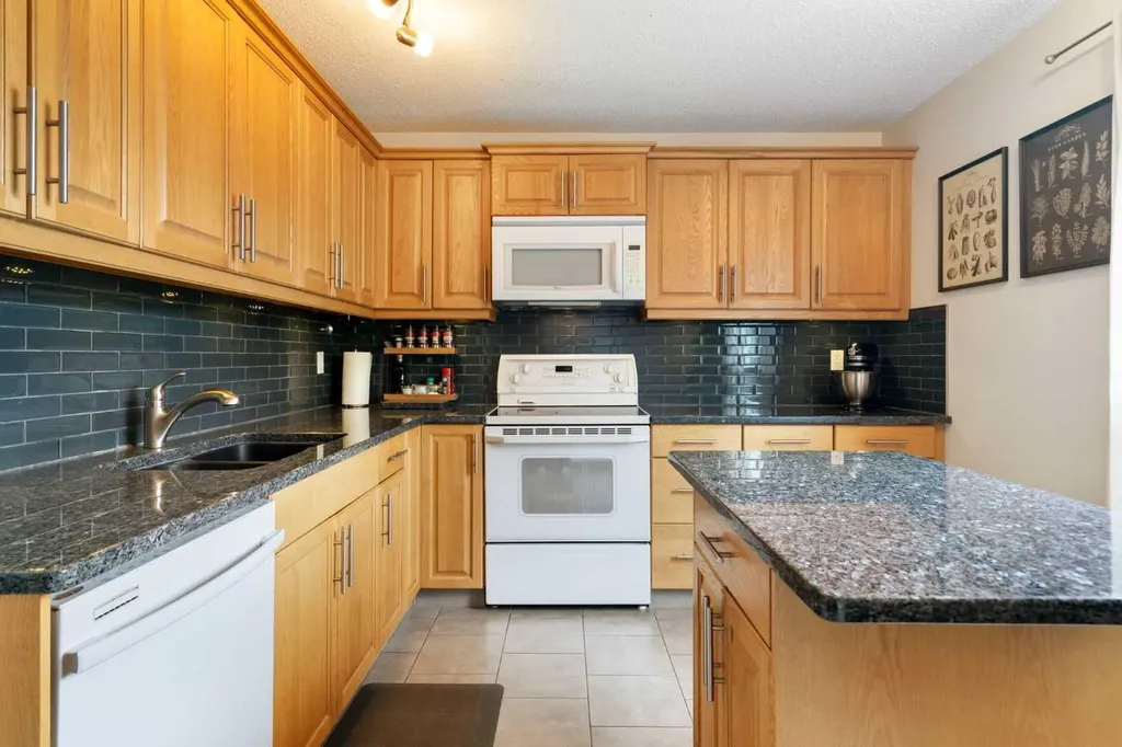259 Woodside Circle SW Calgary AB T2W3K2
