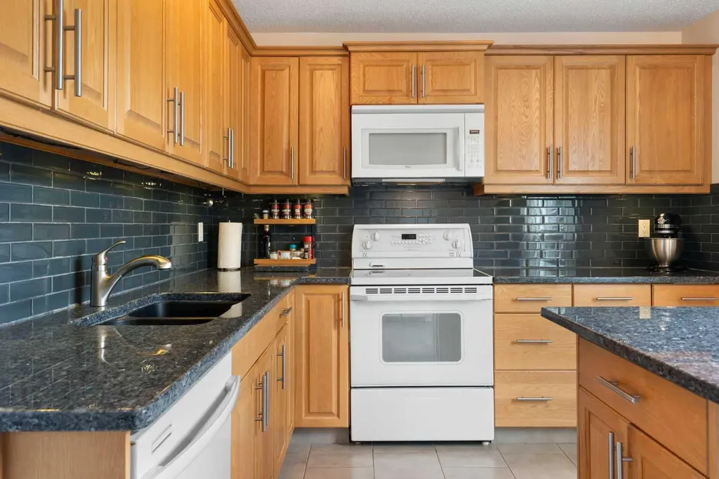 259 Woodside Circle SW Calgary AB T2W3K2