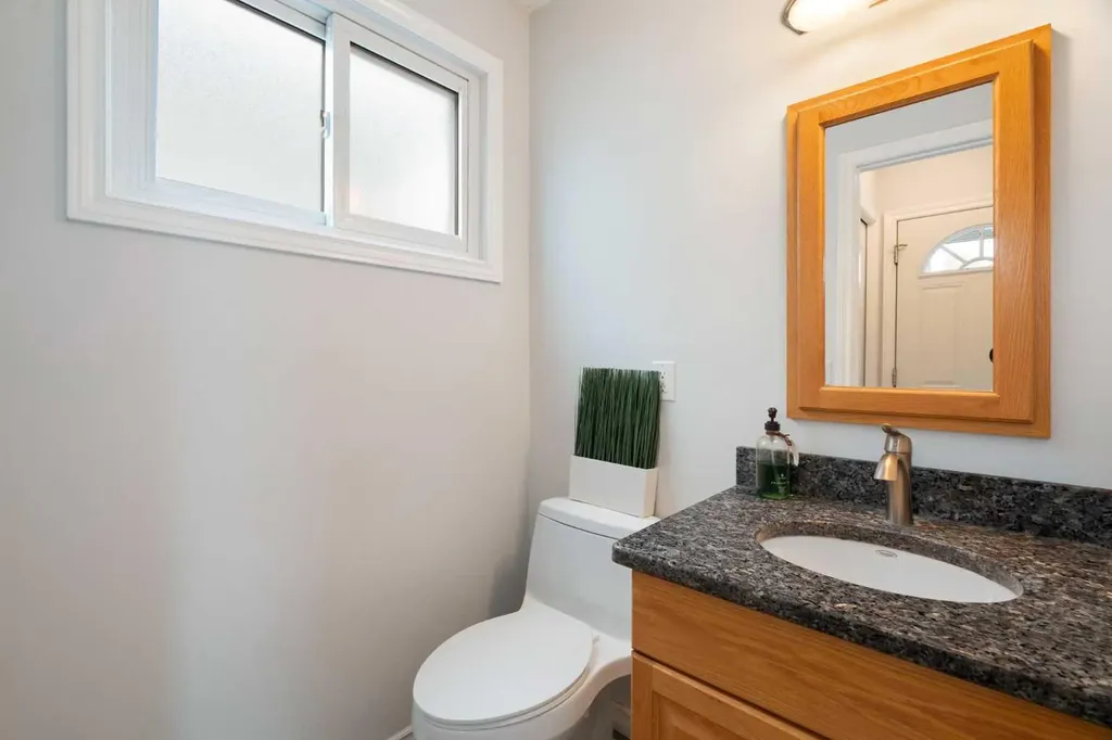 259 Woodside Circle SW Calgary AB T2W3K2