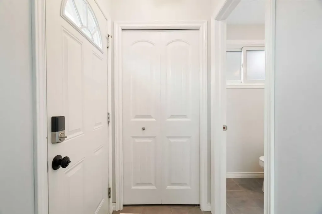 259 Woodside Circle SW Calgary AB T2W3K2