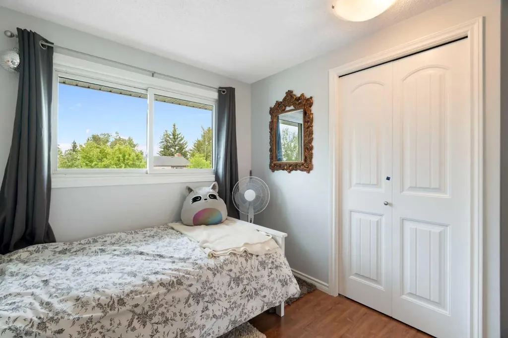259 Woodside Circle SW Calgary AB T2W3K2