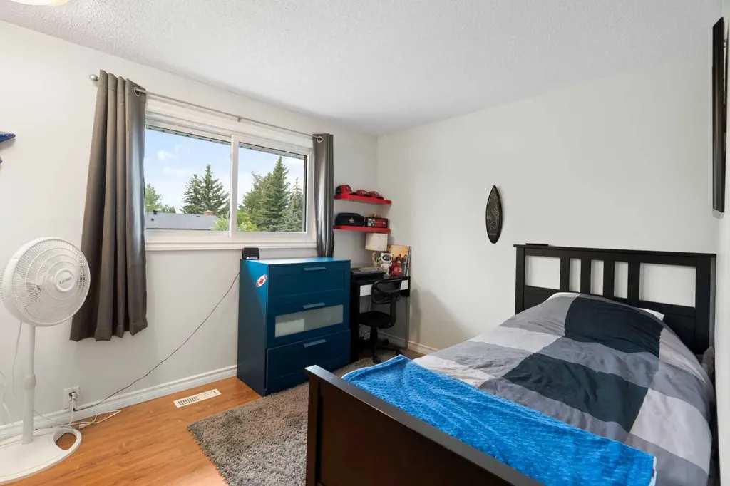 259 Woodside Circle SW Calgary AB T2W3K2