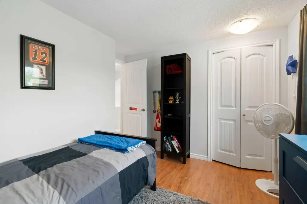 259 Woodside Circle SW Calgary AB T2W3K2