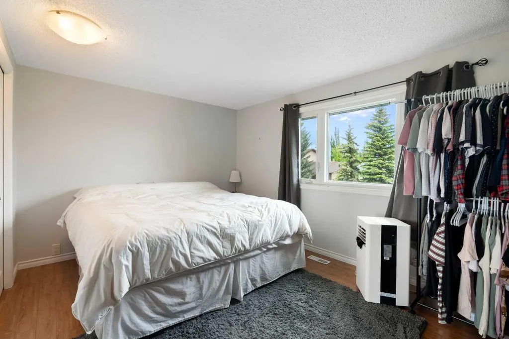 259 Woodside Circle SW Calgary AB T2W3K2