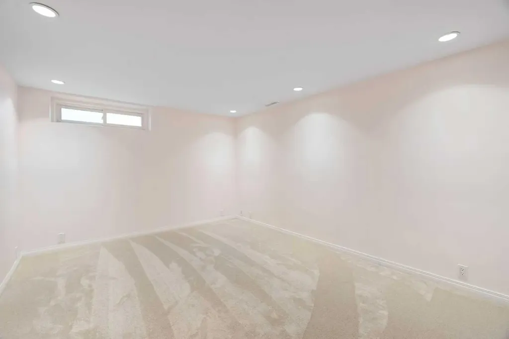 259 Woodside Circle SW Calgary AB T2W3K2