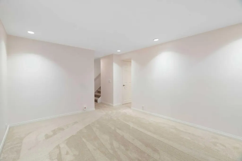 259 Woodside Circle SW Calgary AB T2W3K2