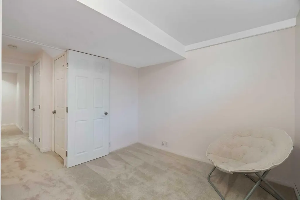 259 Woodside Circle SW Calgary AB T2W3K2
