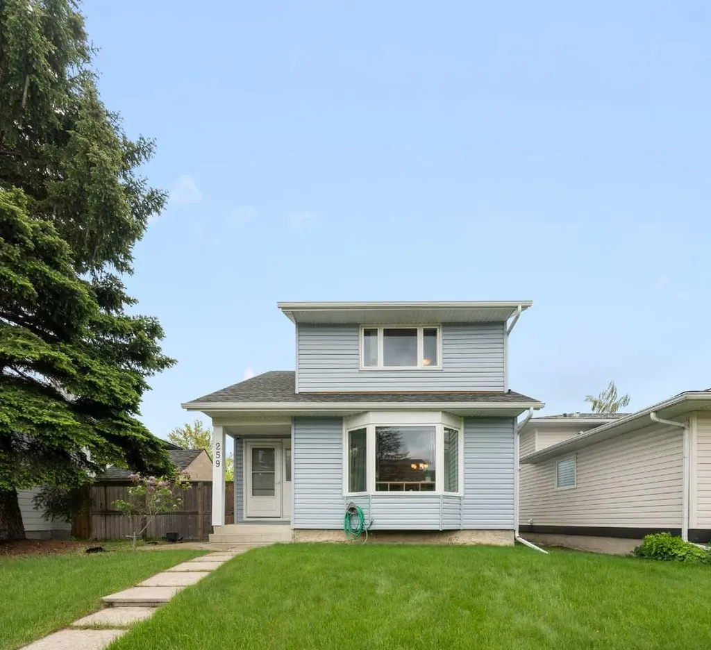 259 Woodside Circle SW Calgary AB T2W3K2