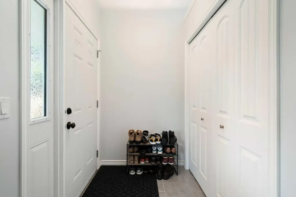 259 Woodside Circle SW Calgary AB T2W3K2