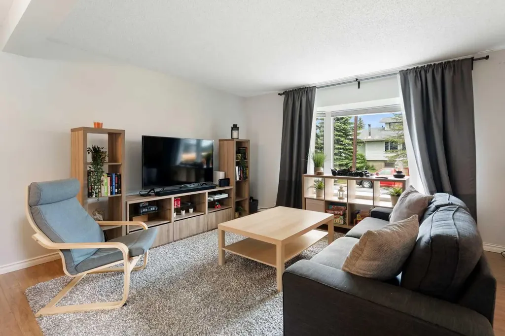 259 Woodside Circle SW Calgary AB T2W3K2