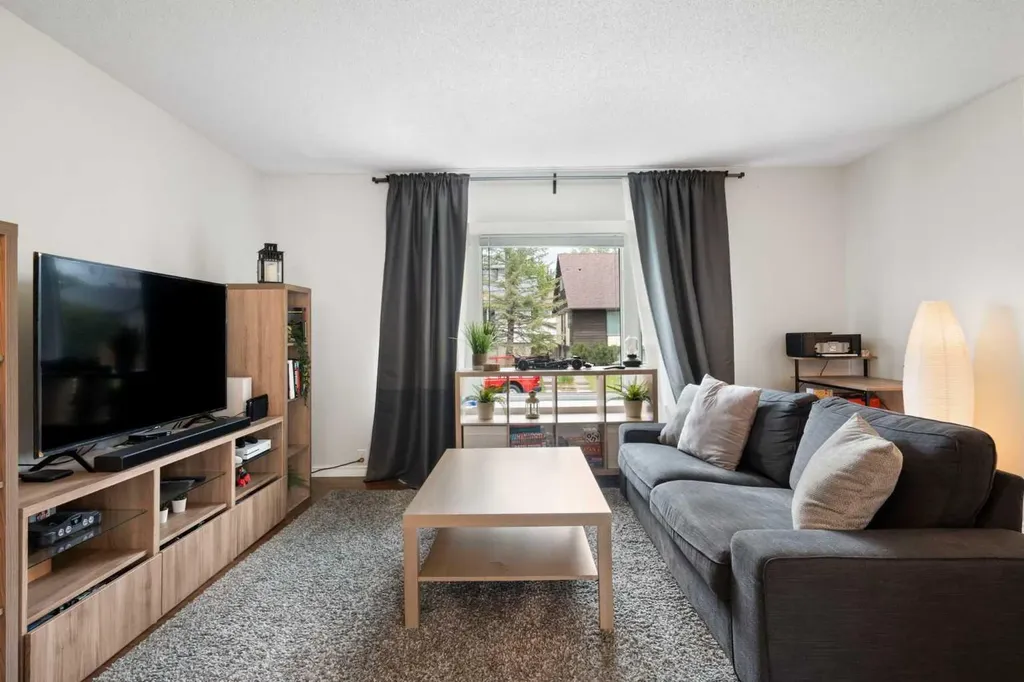 259 Woodside Circle SW Calgary AB T2W3K2