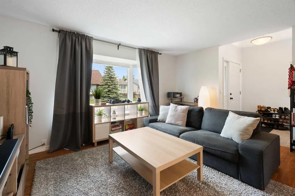 259 Woodside Circle SW Calgary AB T2W3K2