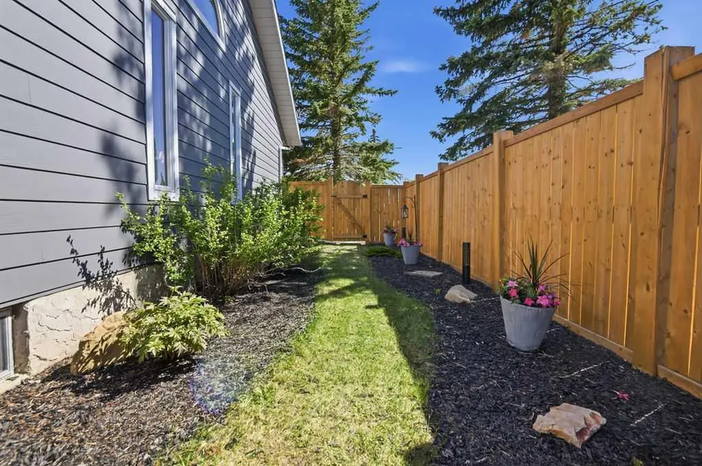 145 Straddock Crescent SW Calgary AB T3H 2S8