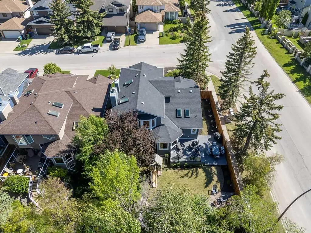 145 Straddock Crescent SW Calgary AB T3H 2S8