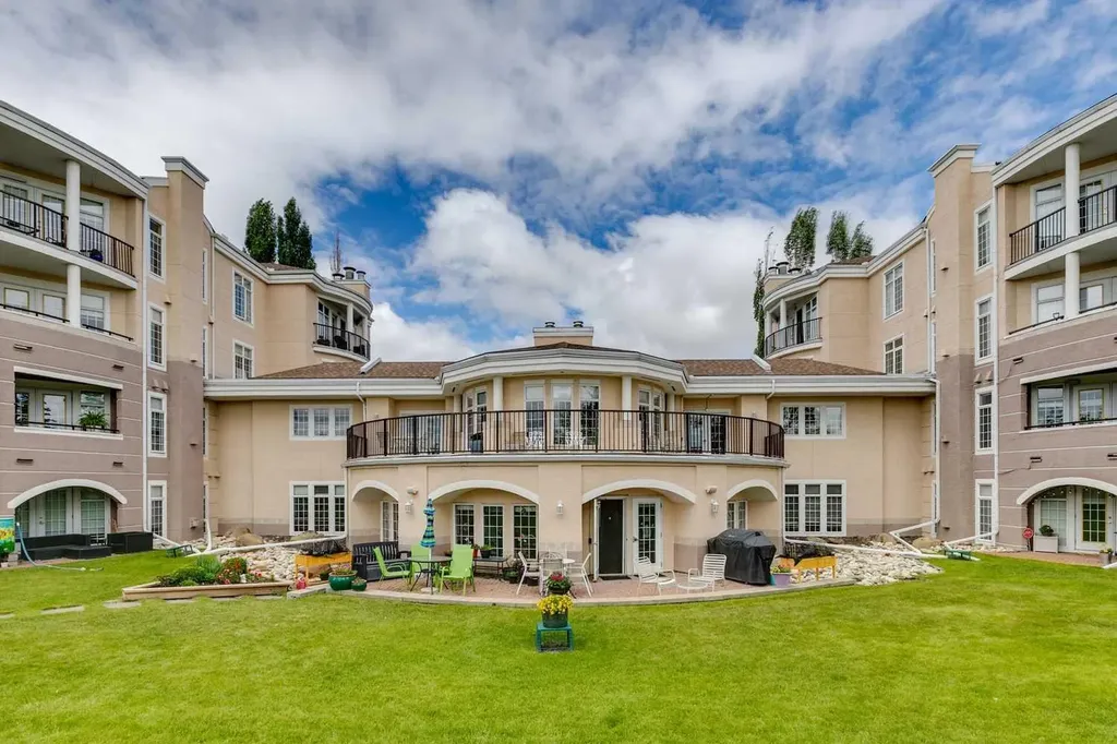 5201 Dalhousie Drive NW Calgary AB T3A 5Y7