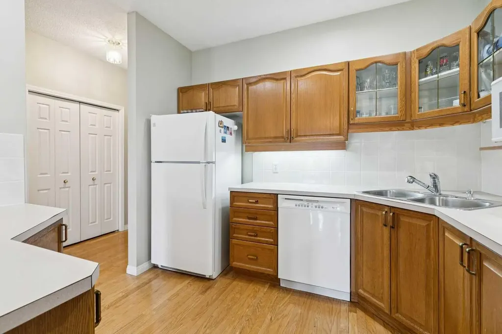 5201 Dalhousie Drive NW Calgary AB T3A 5Y7