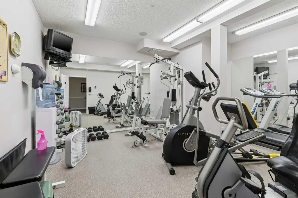 5201 Dalhousie Drive NW Calgary AB T3A 5Y7