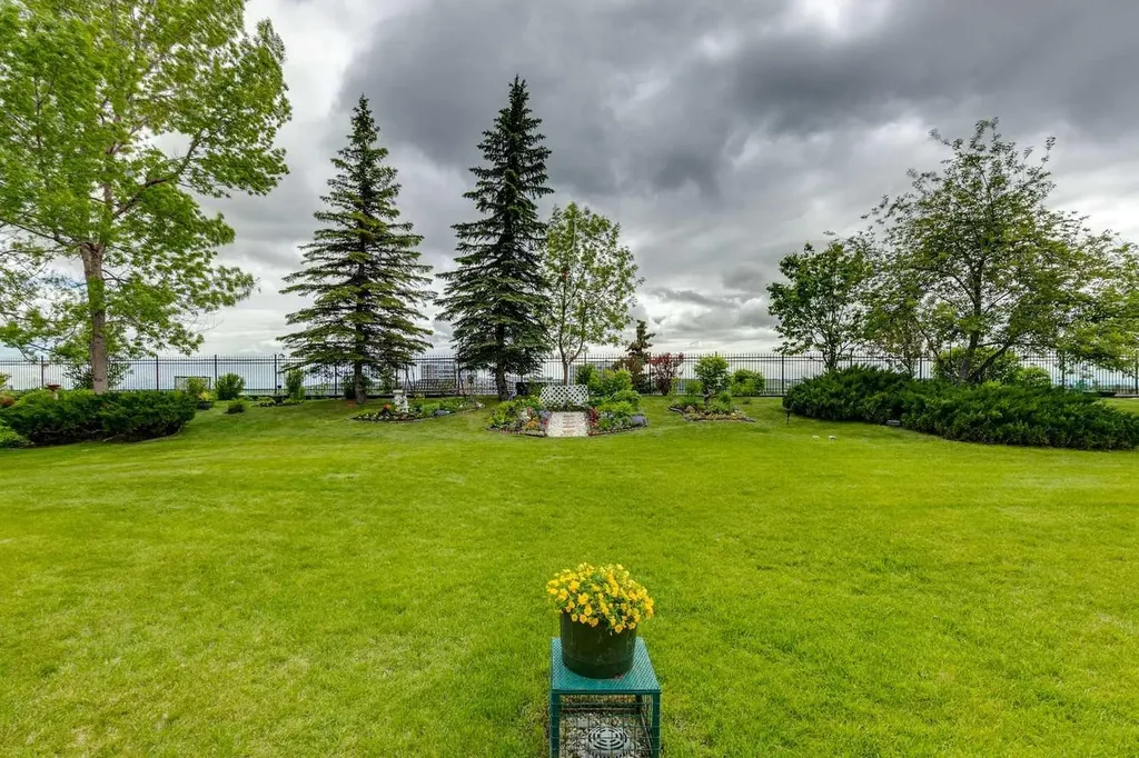 5201 Dalhousie Drive NW Calgary AB T3A 5Y7