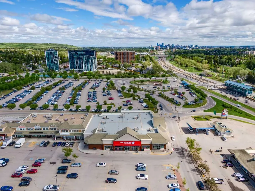 5201 Dalhousie Drive NW Calgary AB T3A 5Y7