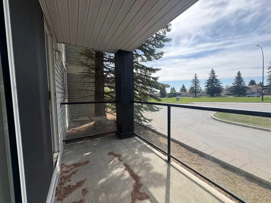 2022 Canyon Meadows Drive SE Calgary AB T2J 7H1