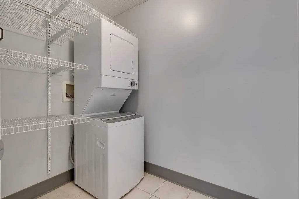 2022 Canyon Meadows Drive SE Calgary AB T2J 7H1