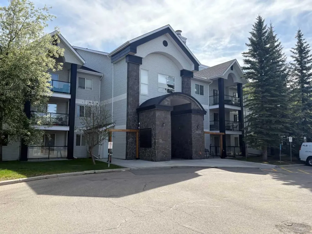 2022 Canyon Meadows Drive SE Calgary AB T2J 7H1
