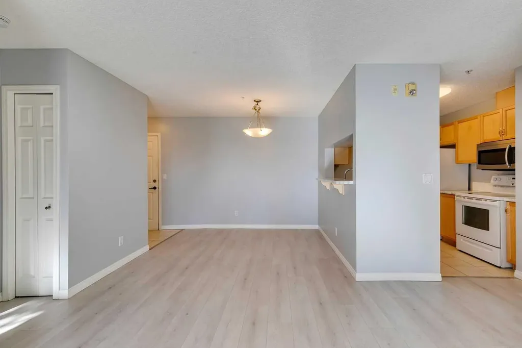 2022 Canyon Meadows Drive SE Calgary AB T2J 7H1