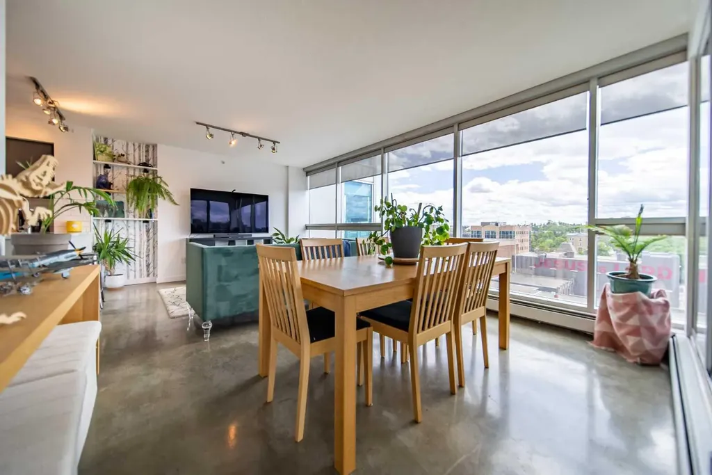 188 15 Avenue SW Calgary AB T2R 1S4