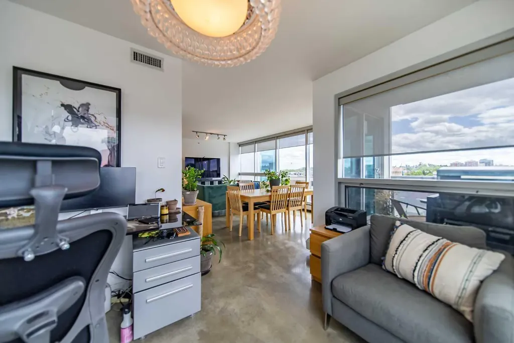 188 15 Avenue SW Calgary AB T2R 1S4