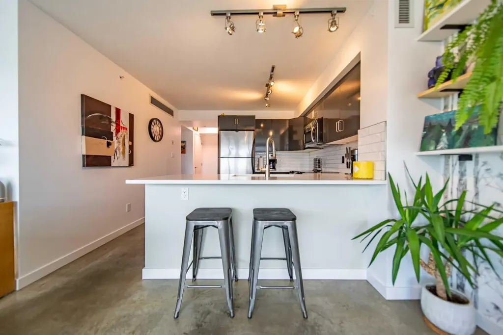 188 15 Avenue SW Calgary AB T2R 1S4