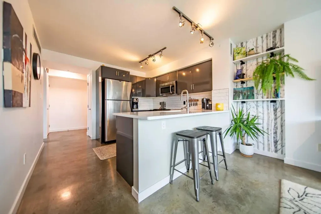188 15 Avenue SW Calgary AB T2R 1S4