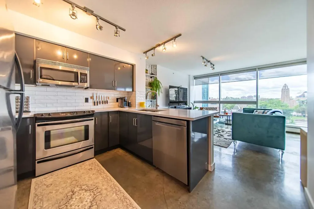188 15 Avenue SW Calgary AB T2R 1S4