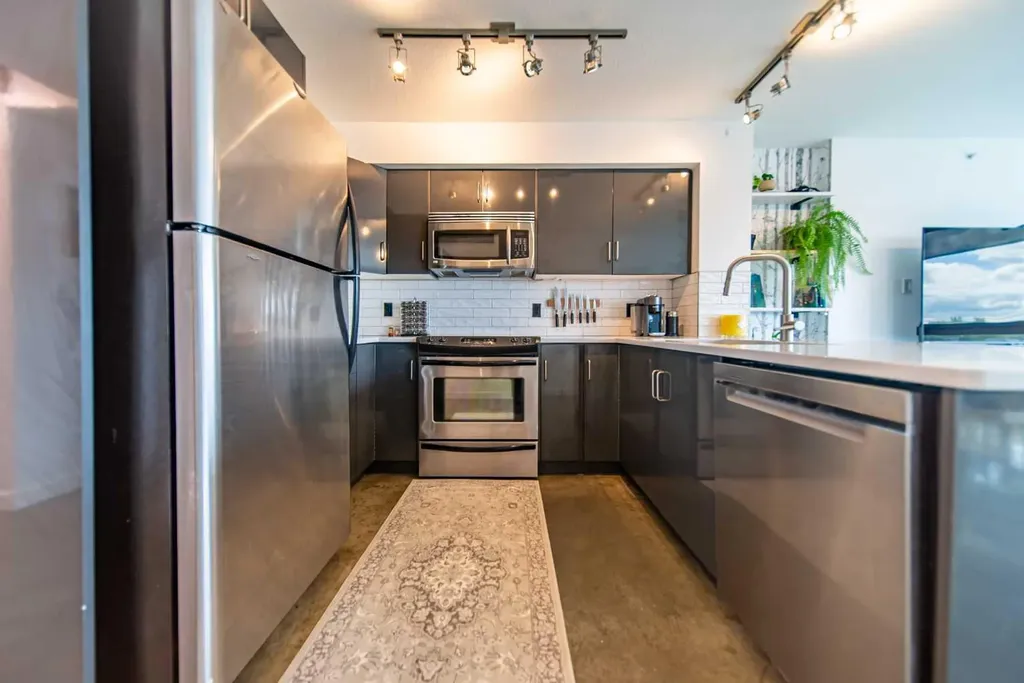 188 15 Avenue SW Calgary AB T2R 1S4