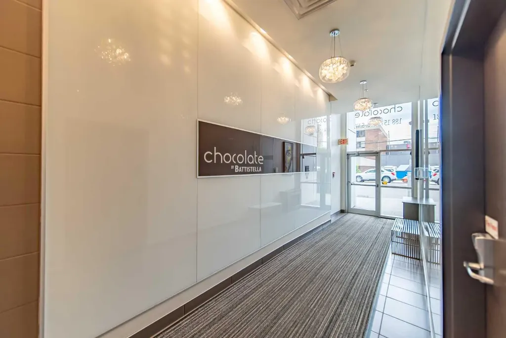 188 15 Avenue SW Calgary AB T2R 1S4