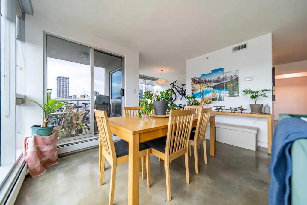 188 15 Avenue SW Calgary AB T2R 1S4
