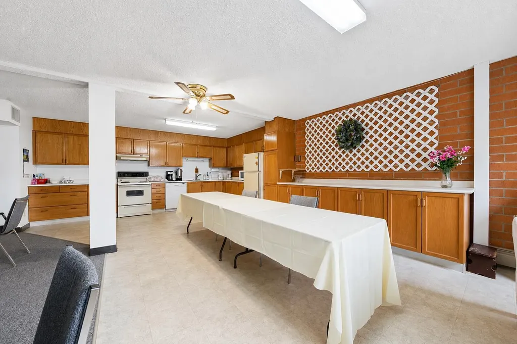 1480 Southview Drive SE Medicine Hat AB T1B 3Z3