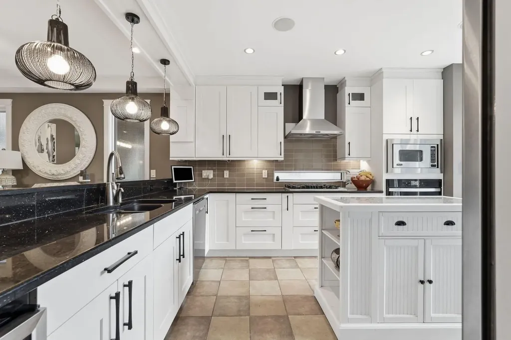 2409 Westmount Road NW Calgary AB T2N 3N9