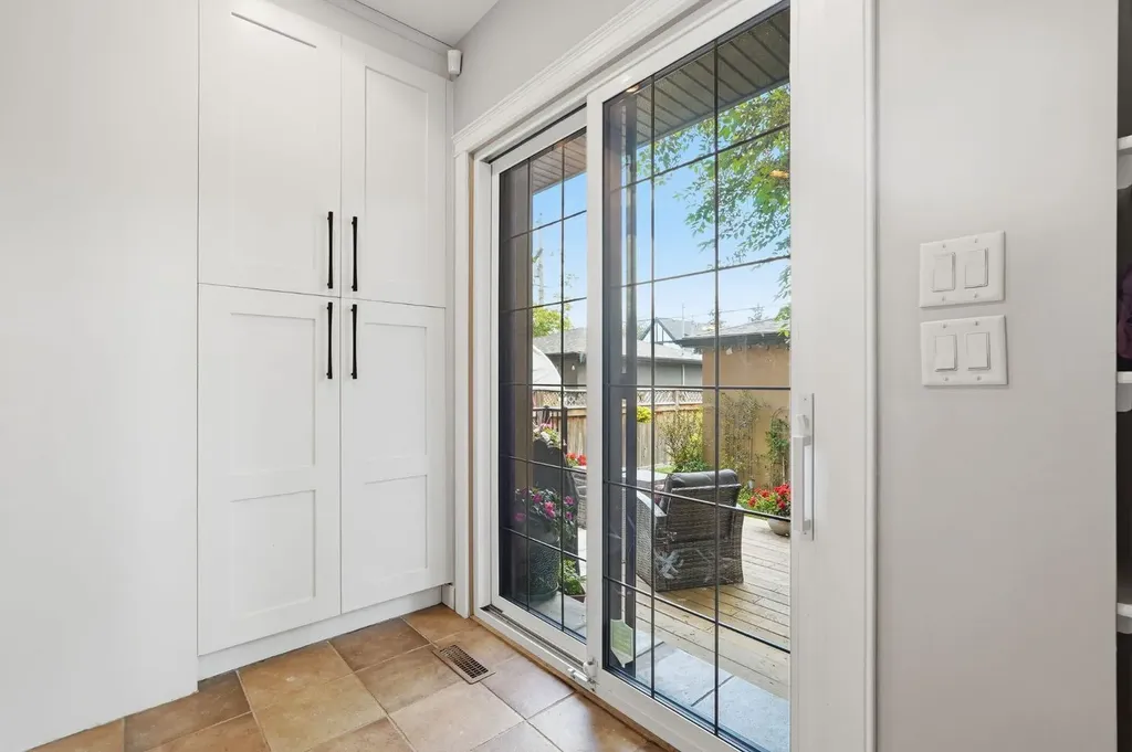 2409 Westmount Road NW Calgary AB T2N 3N9