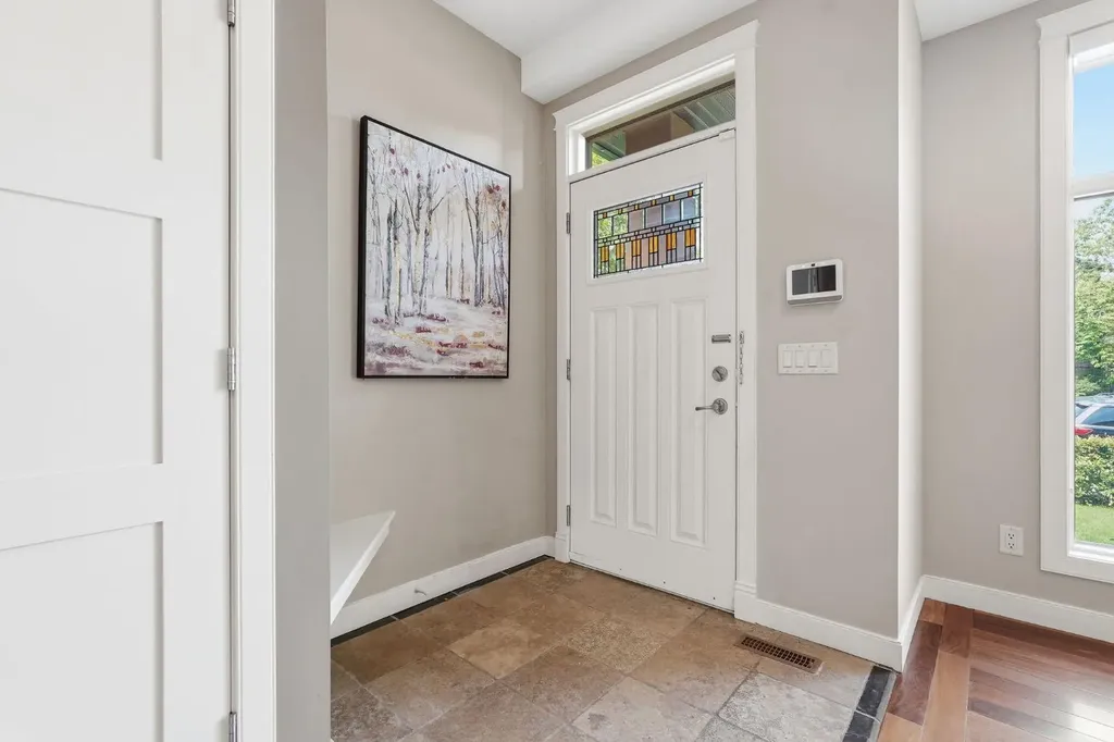 2409 Westmount Road NW Calgary AB T2N 3N9