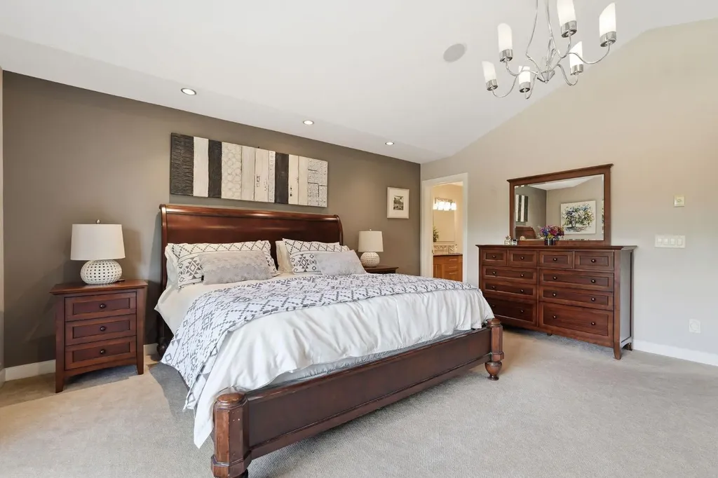 2409 Westmount Road NW Calgary AB T2N 3N9