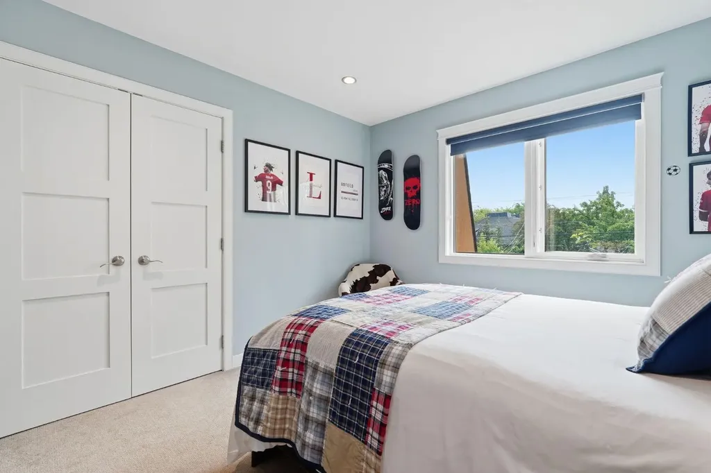 2409 Westmount Road NW Calgary AB T2N 3N9